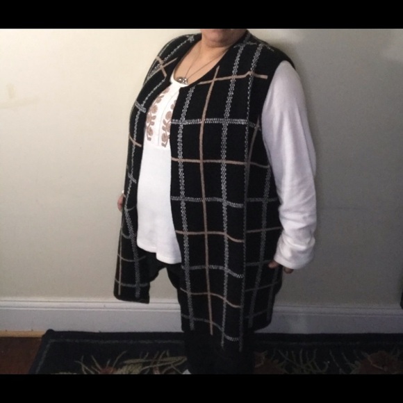 C&B open front plaid plus size sweater vest - Picture 4 of 15